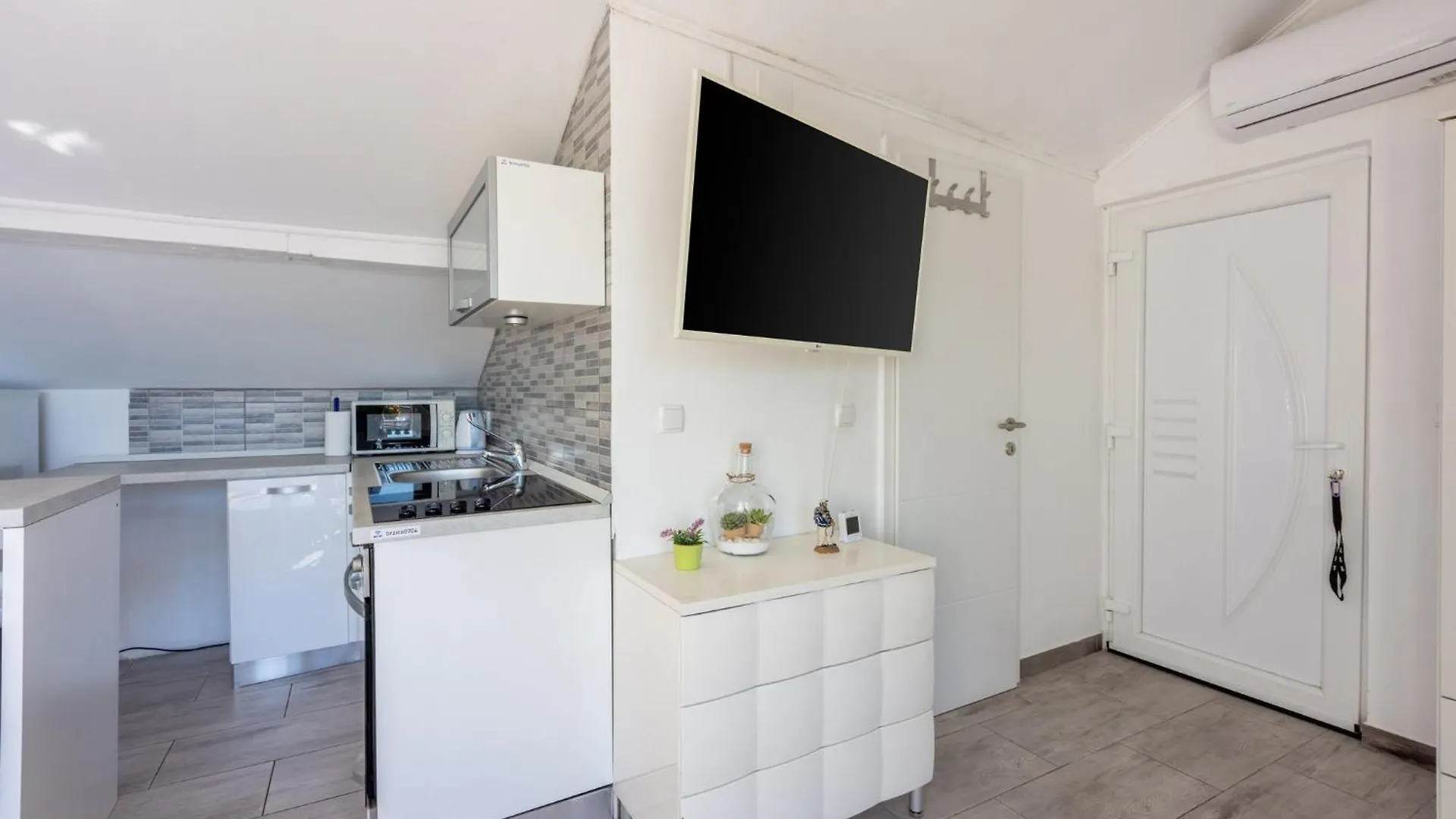 Brzica Apartment Novi Vinodolski Croatia